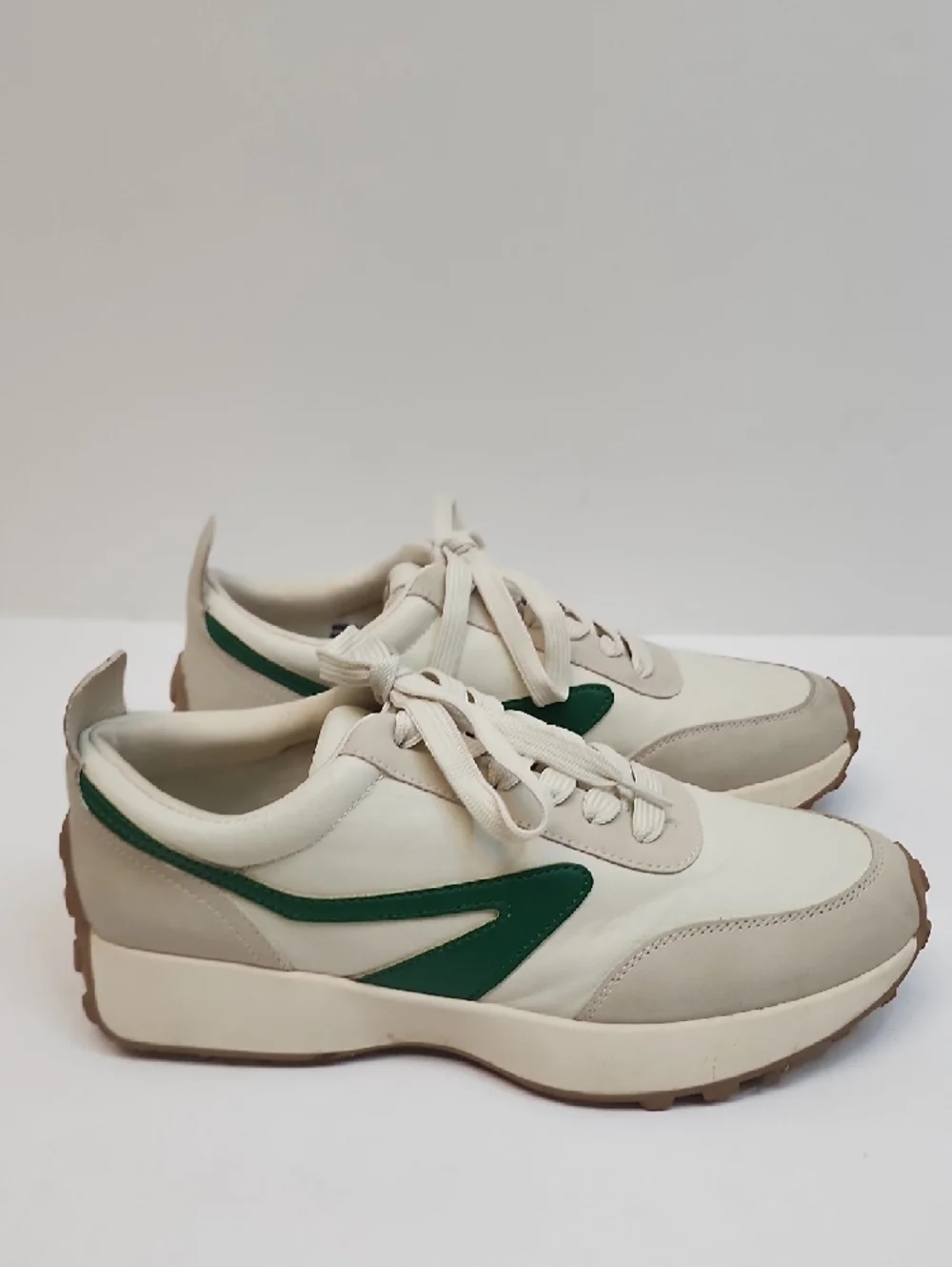Dolce Vita Cream Beige Sneakers Green Stripe Lace Up Size 8.5